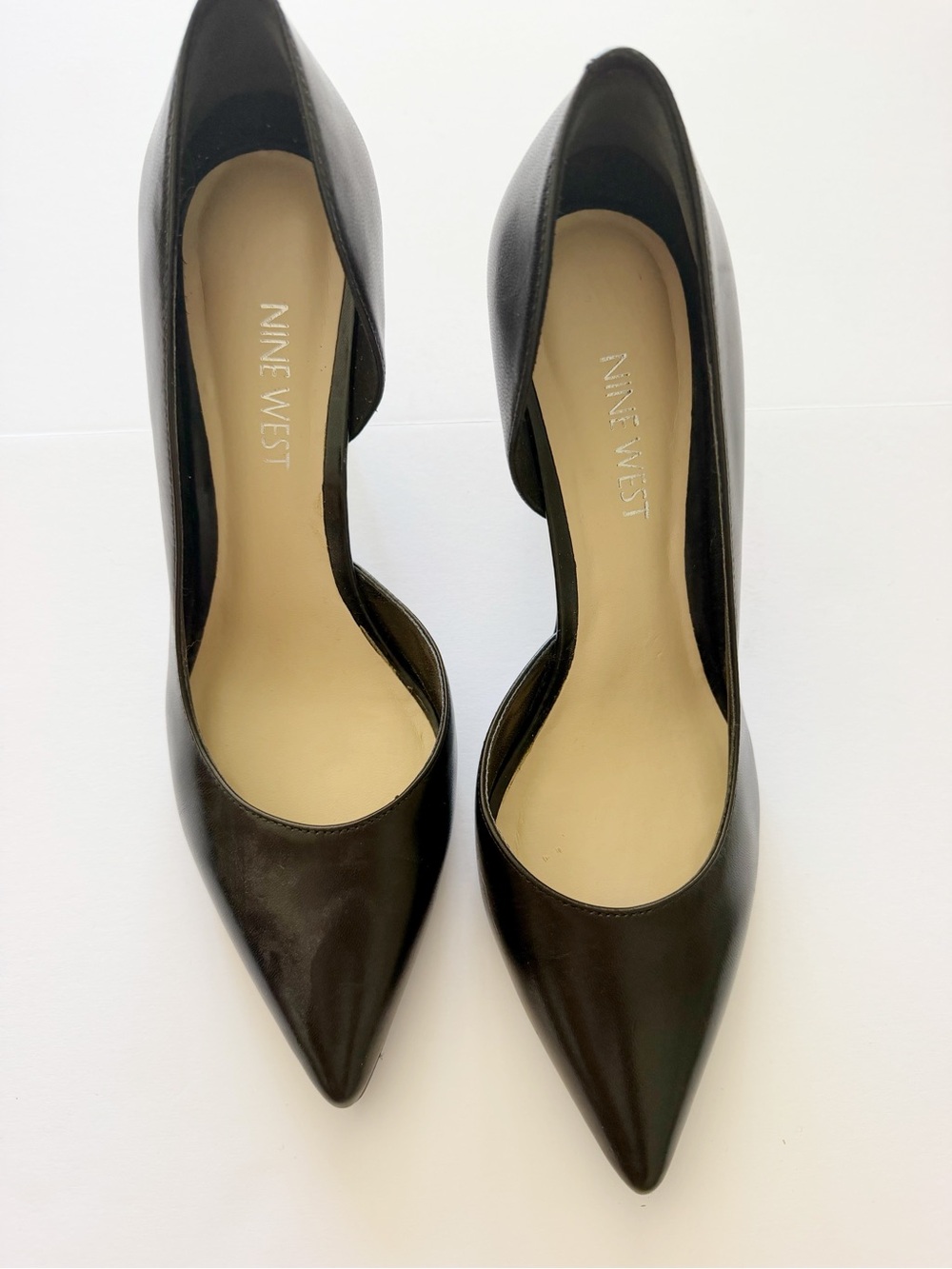 Nine West Black Pointed-Toe Cutout Pumps size 8